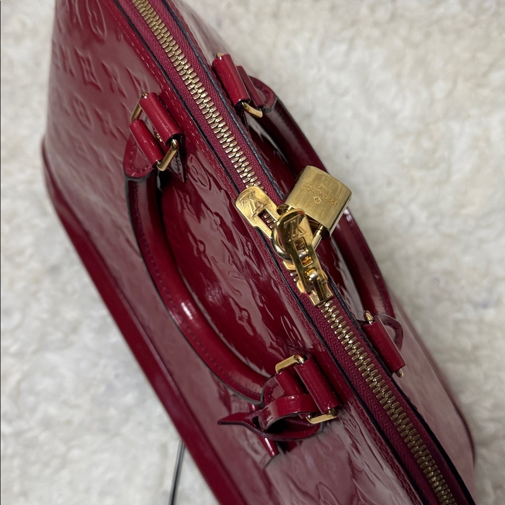 Louis Vuitton Cherry Red Vernis Alma bag purse.like new with certificate - Picture 16 of 17
